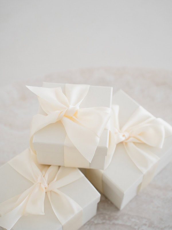 wine lover gift guide